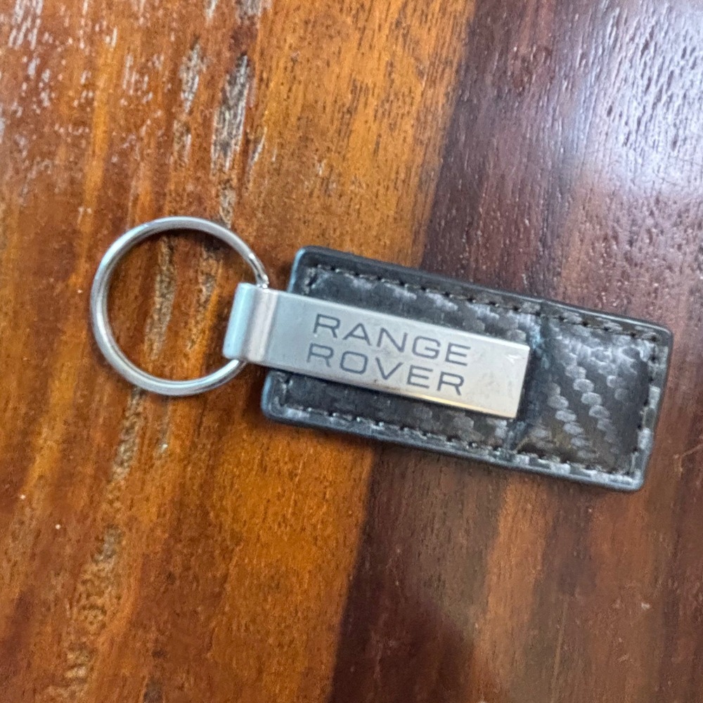 Range Rover Black Carbon Fiber Leather Keychain Brushed Metal Logo Key Fob